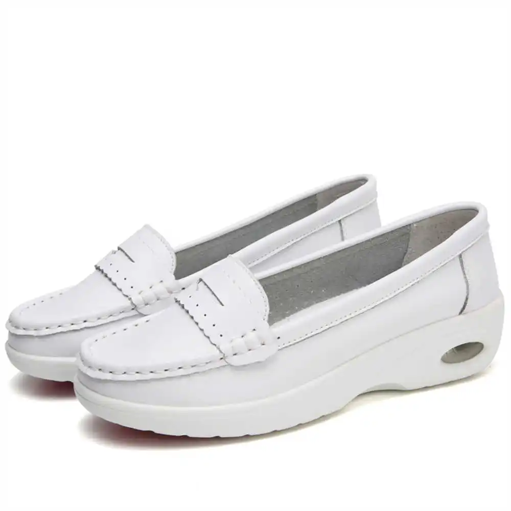 Thick Sole Slipon White Traine - مراجعة Wedding Supply Superstore وسعره