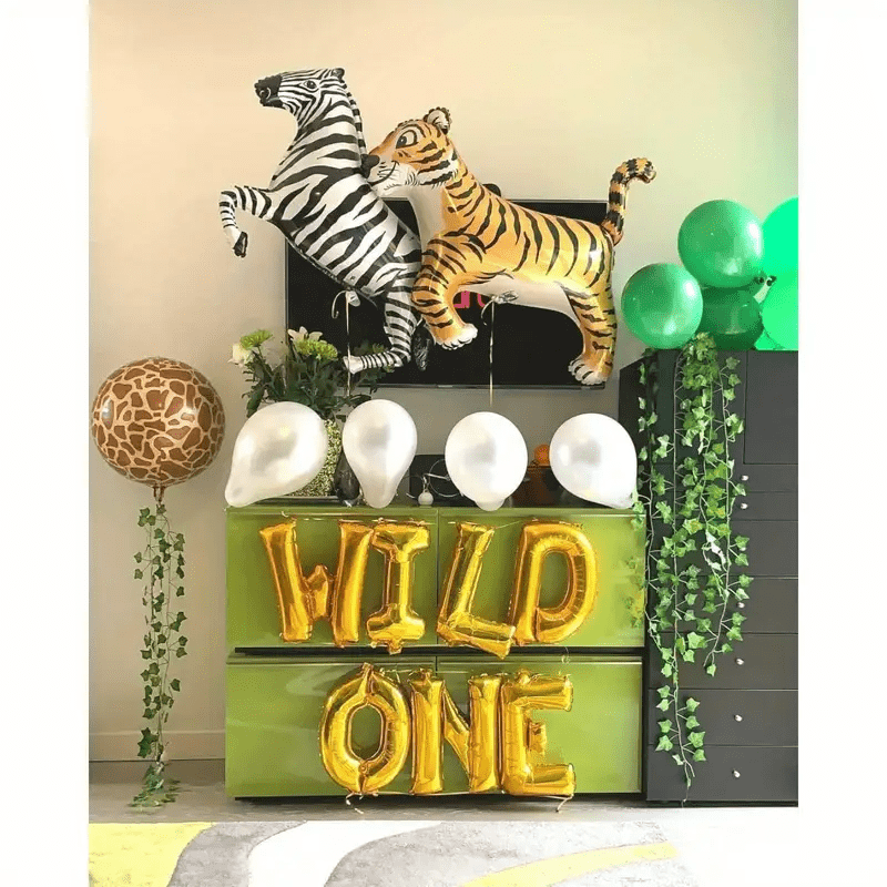 4 black and white striped zebr - مراجعة Wedding Zoo وسعره